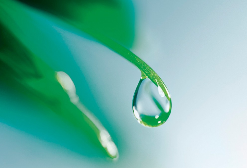cleanser drop from planet surface - GREENBENTIN brand banner